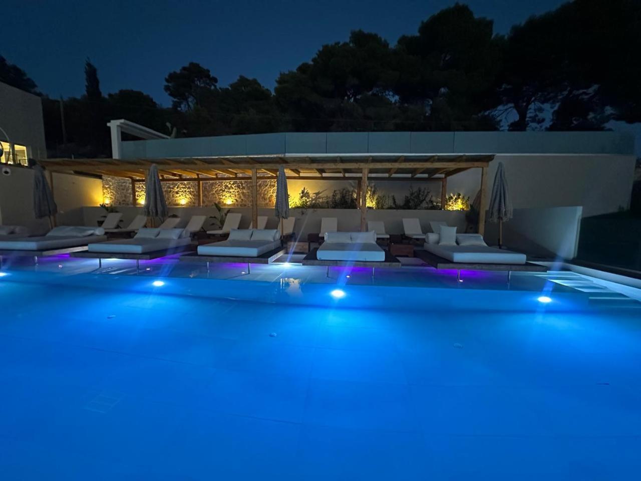 Myzith Luxury Suites Keri Exterior foto